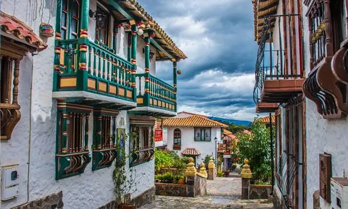 Tour por Boyacá: Villa de Leyva, Ráquira y Puente de Boyacá · fotografía 2 de 3